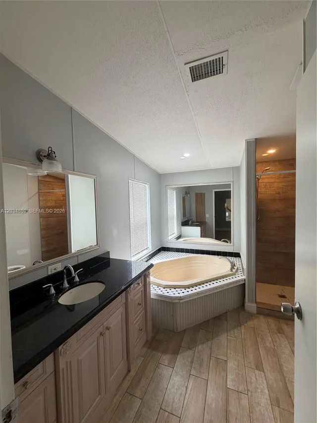 5 of 13 - 19800 Sw 180th Avenue, Miami, FL
