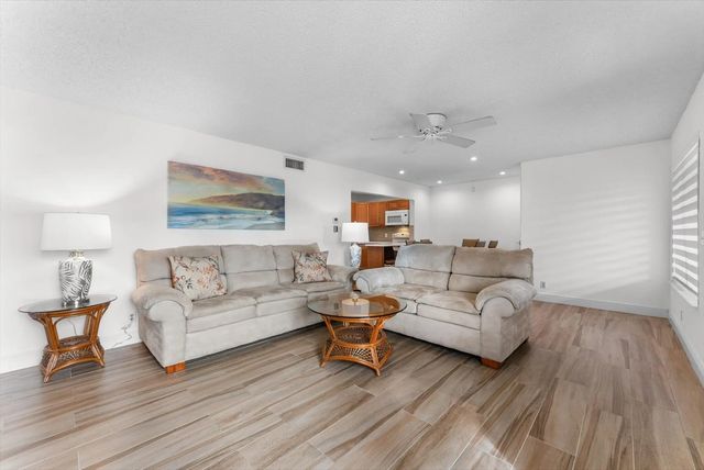 3 of 29 - 421 Pine Glen Lane #a2, Greenacres, FL