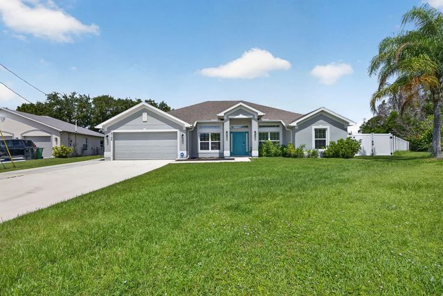 6748 Nw Mamie Court, Port St. Lucie
