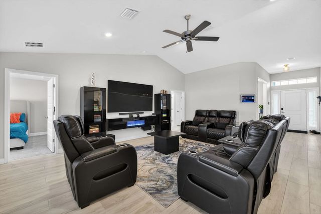 3 of 48 - 6748 Nw Mamie Court, Port St. Lucie, FL