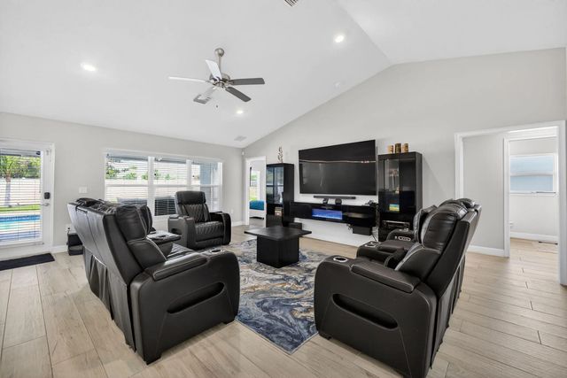 4 of 48 - 6748 Nw Mamie Court, Port St. Lucie, FL