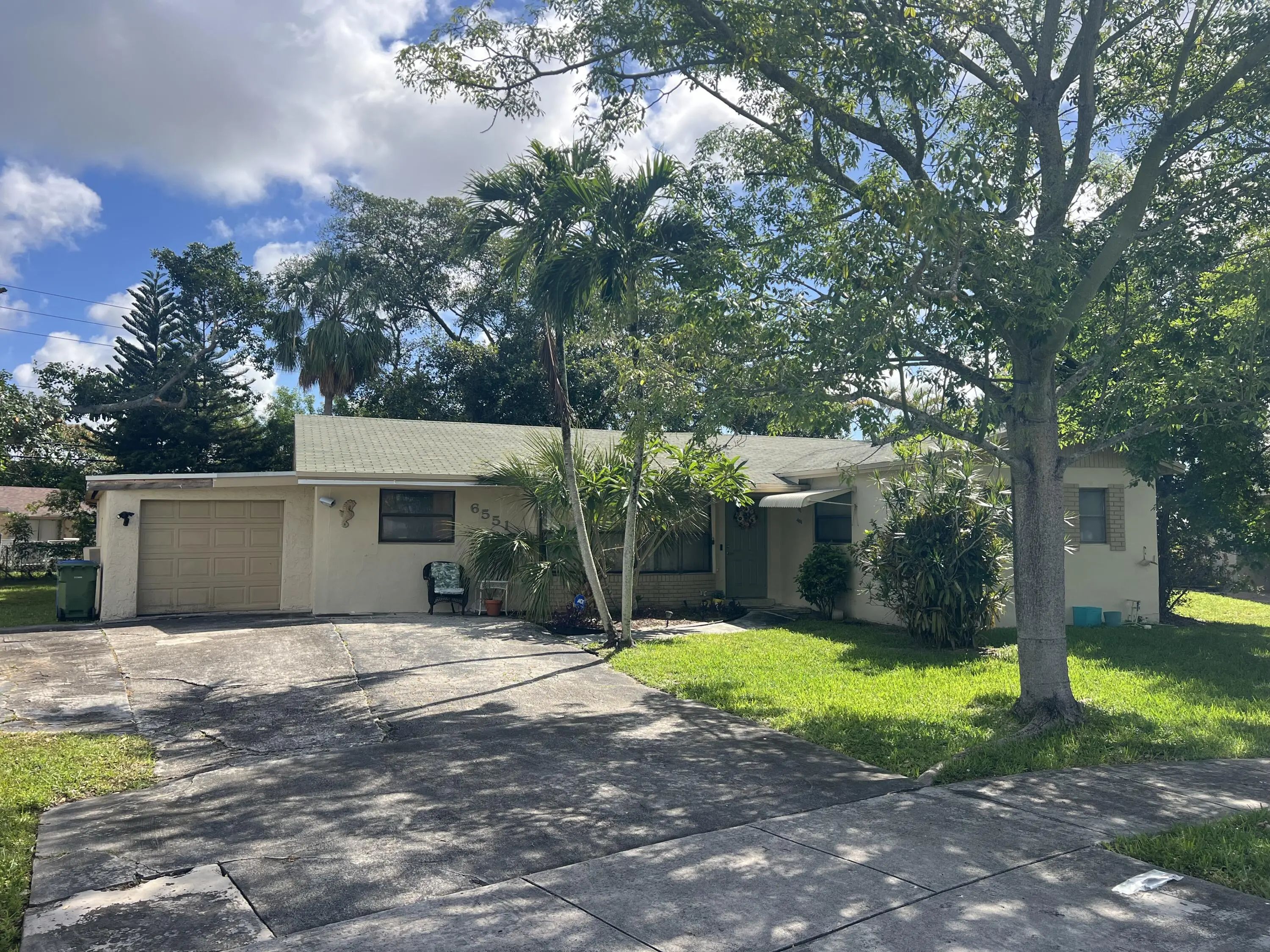 6551 Nw 8th Court, Margate