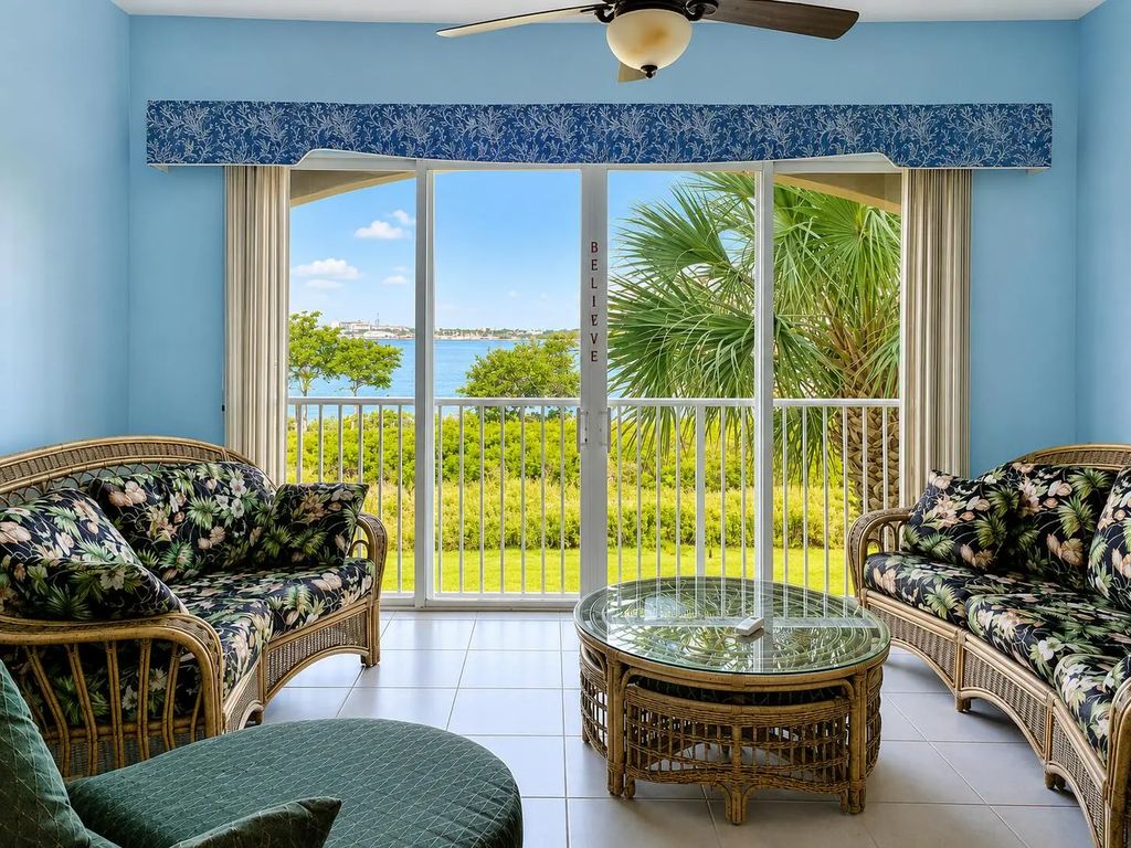 32 W Harbour Isle Dr Drive W #203, Fort Pierce