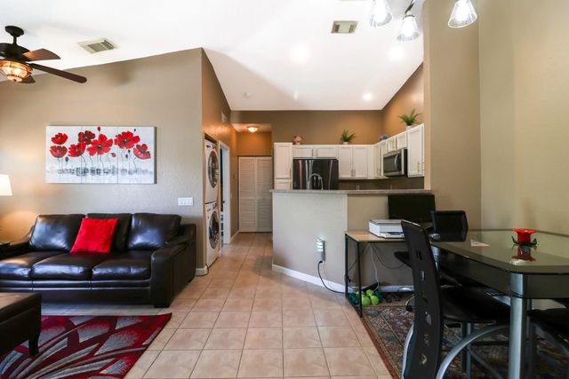 4 of 26 - 3133 Laurel Ridge Circle, Riviera Beach, FL
