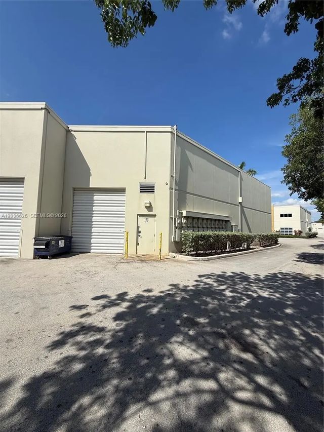 5 of 19 - 11231 Nw 20th Street #122, Sweetwater, FL