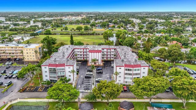 3 of 60 - 4270 Nw 40th Street #401, Lauderdale Lakes, FL