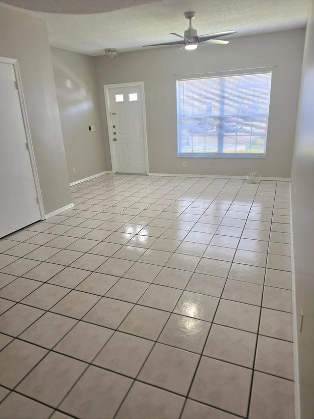 3 of 23 - 51 Whitehead Circle #51, Weston, FL