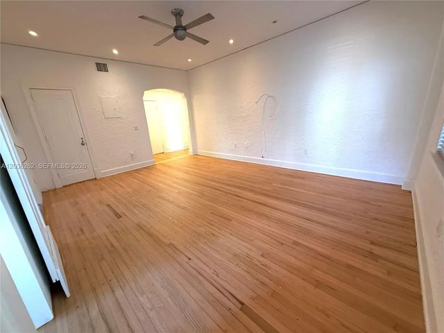 4 of 31 - 900 16th Street #108, Miami Beach, FL
