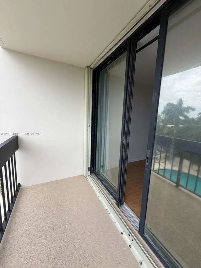 4 of 21 - 2400 Presidential Way #403, West Palm Beach, FL