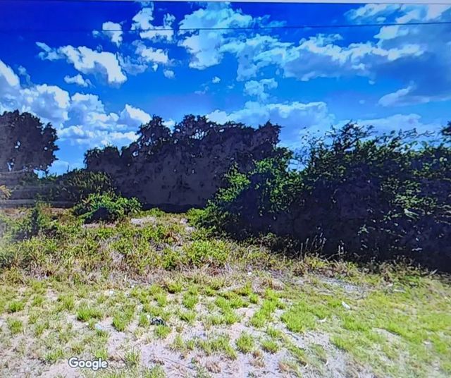 3 of 4 - 810 E Wolverine Street E, Lehigh Acres, FL