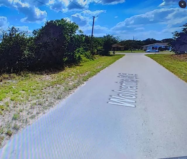 4 of 4 - 810 E Wolverine Street E, Lehigh Acres, FL