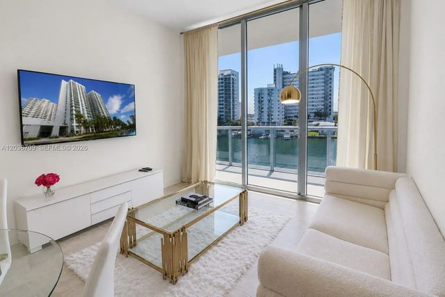 4 of 39 - 7930 East Drive #506, North Bay Village, FL