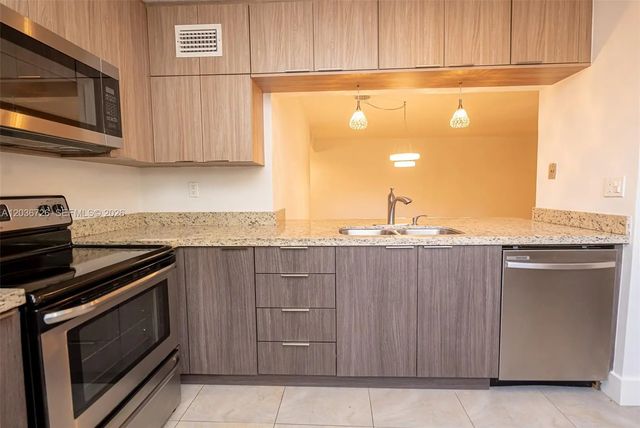 3578 Magellan Circle #232-3, Aventura