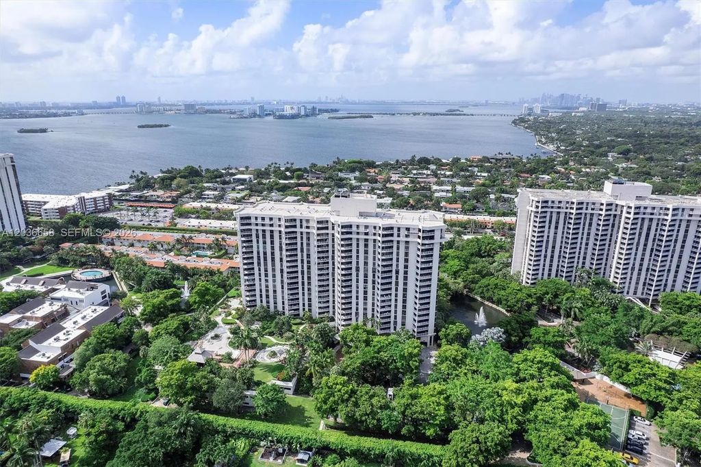 1000 Quayside Terrace #411, Miami