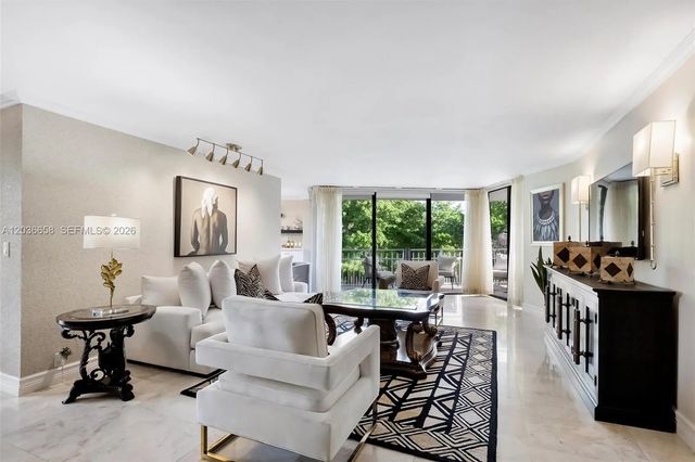1000 Quayside Terrace #411, Miami