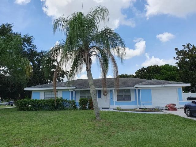702 Sw Belmont Circle, Port St. Lucie