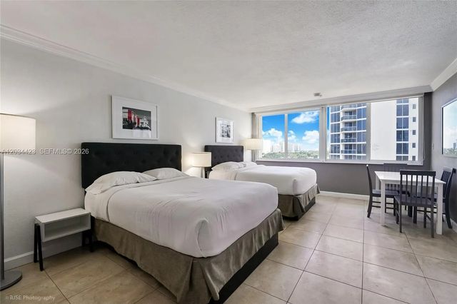 2 of 15 - 19201 Collins Avenue #827, Sunny Isles Beach, FL