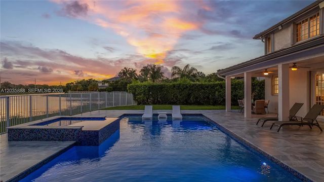 2505 Hunters Run Way, Weston