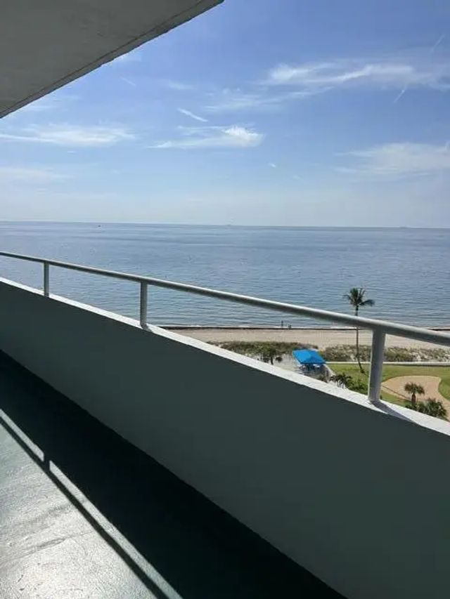 3 of 49 - 4050 N Ocean Drive #1006, Lauderdale-By-The-Sea, FL
