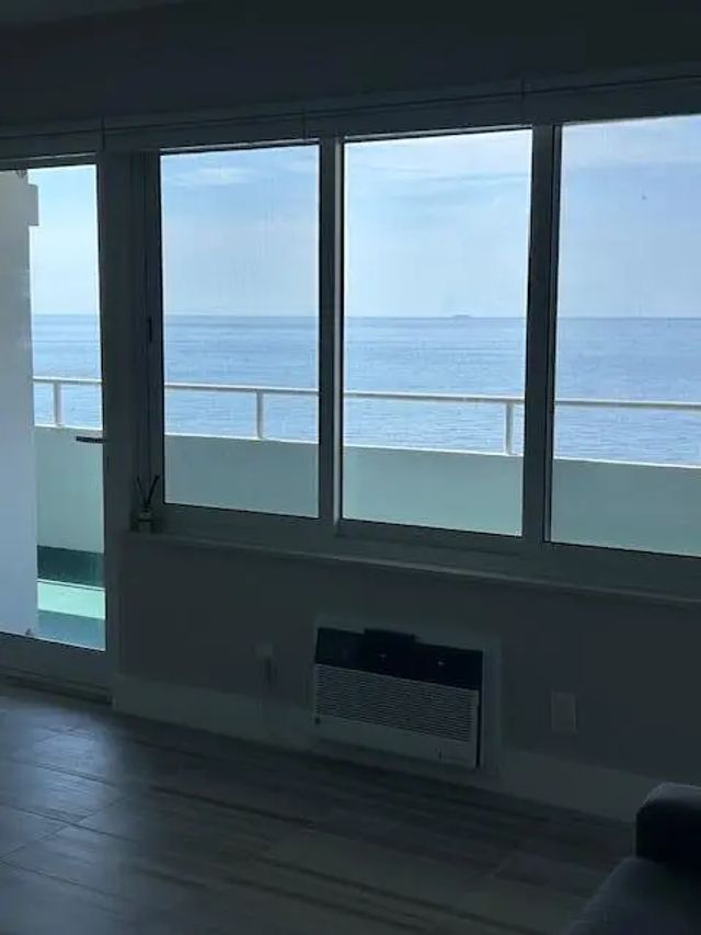 4 of 49 - 4050 N Ocean Drive #1006, Lauderdale-By-The-Sea, FL