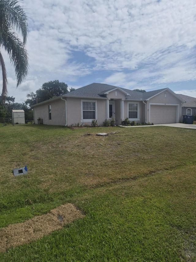 681 Nw Thuringer St Street Nw, Palm Bay