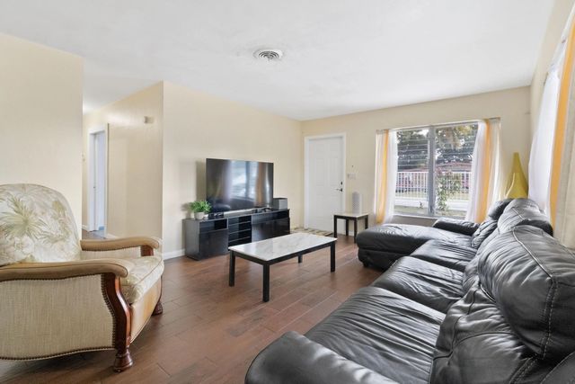 3 of 16 - 3431 Nw 4th Street, Lauderhill, FL