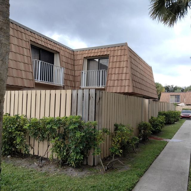 5 of 16 - 729 Mill Valley Place, West Palm Beach, FL