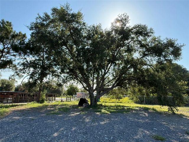 2 of 18 - 575 S Jinete Street, Clewiston, FL