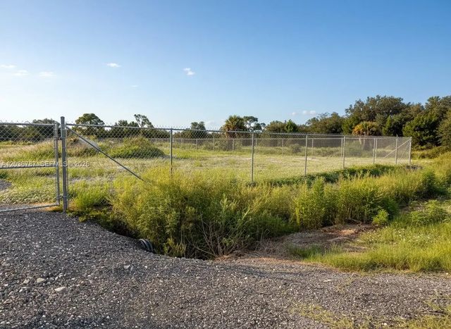 5 of 18 - 575 S Jinete Street, Clewiston, FL