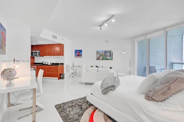 4 of 21 - 475 Brickell Avenue #3408, Miami, FL