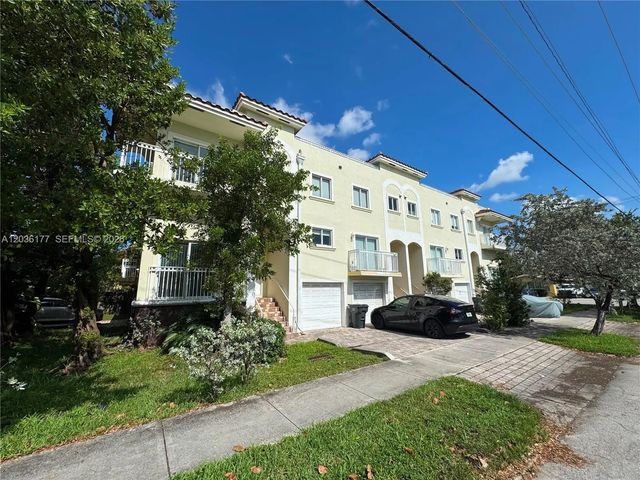 820 N 17th Avenue, Hollywood
