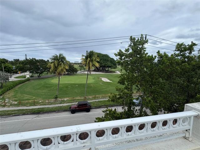 5 of 32 - 820 N 17th Avenue, Hollywood, FL