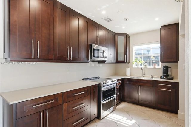 7151 Sw 14th Street, Pembroke Pines