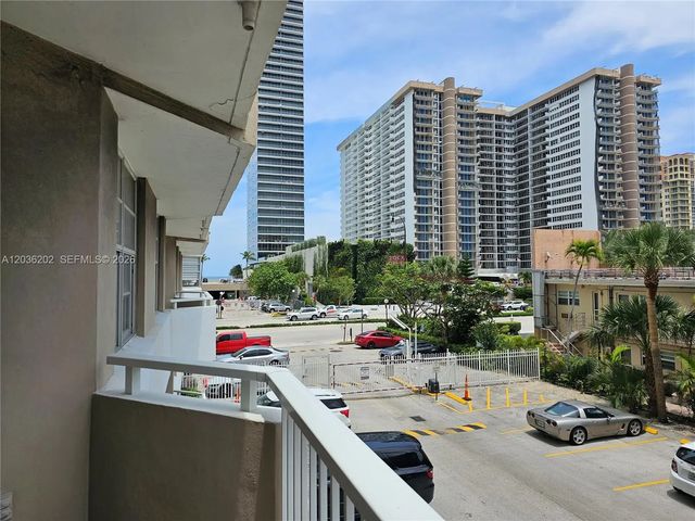 N/A, Hallandale Beach