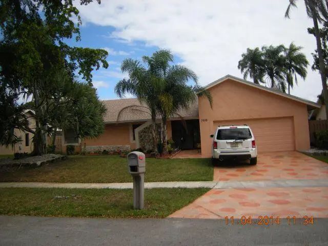 2 of 2 - 7035 Nw 49th Place, Lauderhill, FL
