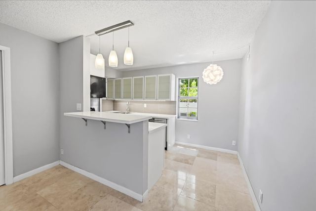 905 Ne 28th Street #206, Wilton Manors