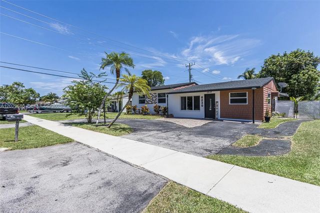 2 of 47 - 6230 Sw 16th Court, North Lauderdale, FL