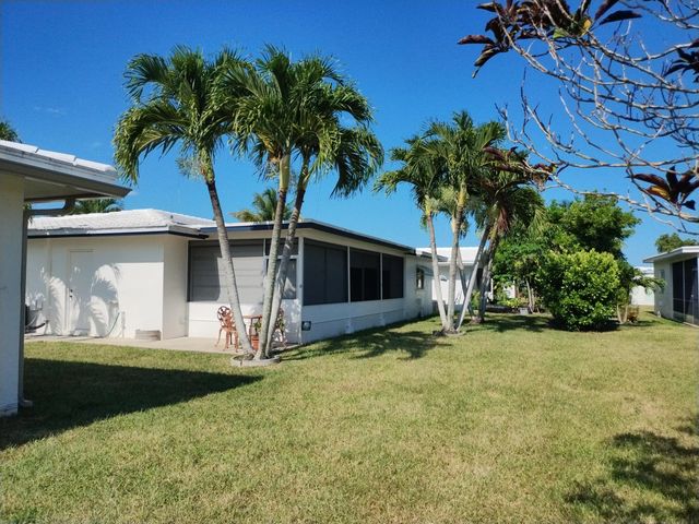 3 of 17 - 6810 Nw 75th Street, Tamarac, FL