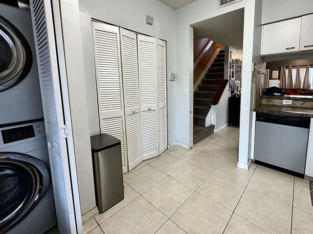 5 of 19 - 5336 Jubilee Way #189, Margate, FL