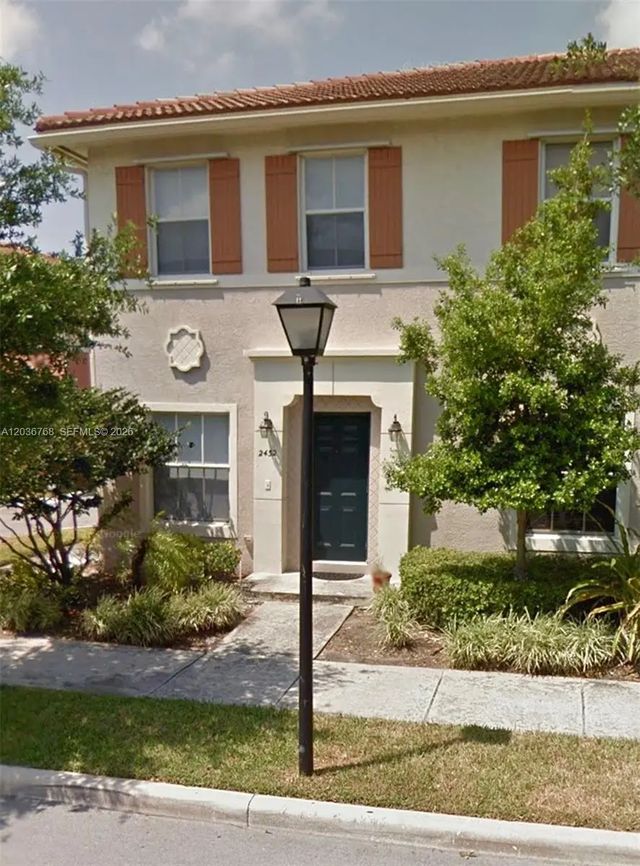 2432 Sw 99th Way, Miramar