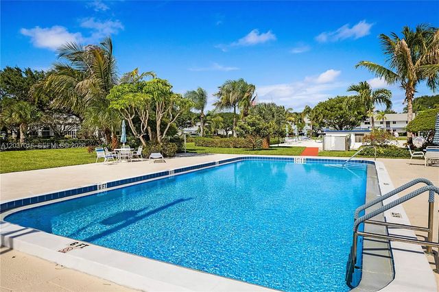 2 of 28 - 7 Westwood Avenue #106c, Tequesta, FL