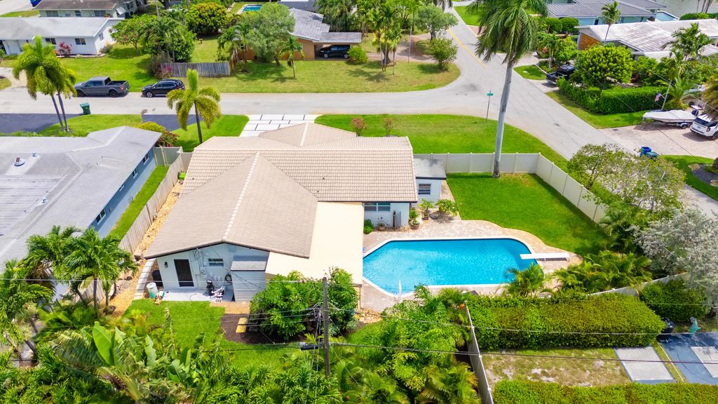 1420 Ne 42nd Court, Oakland Park
