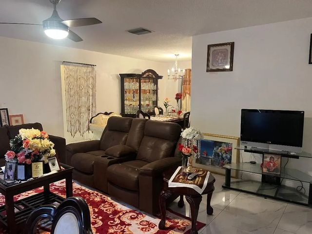 4 of 14 - 5803 Nw 86th Avenue, Tamarac, FL