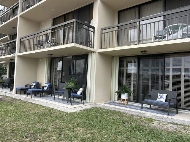 4 of 20 - 2601 Marina Isle Way #105, Jupiter, FL
