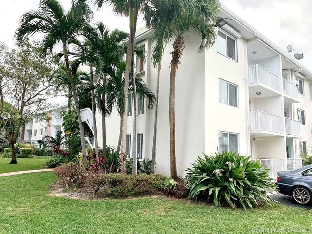 240 Galen Drive #214, Key Biscayne