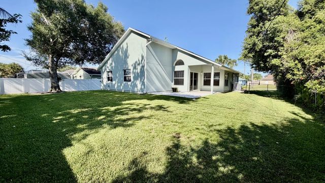 4 of 29 - 619 Se Forgal Street, Port St. Lucie, FL
