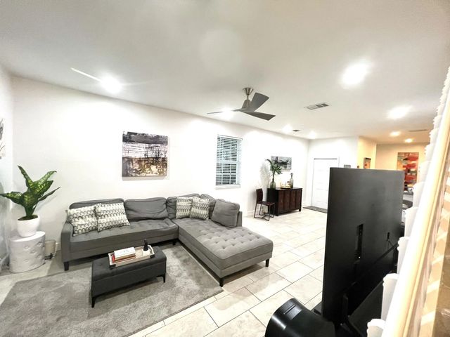 2046 Madeira Drive, Weston
