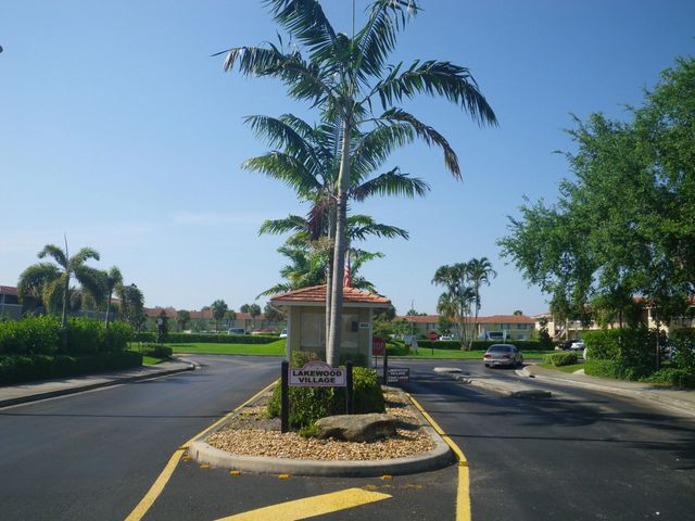 9912 Twin Lakes Drive #33-e, Coral Springs