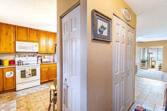 2 of 27 - 849 Salem Lane, Lake Worth, FL
