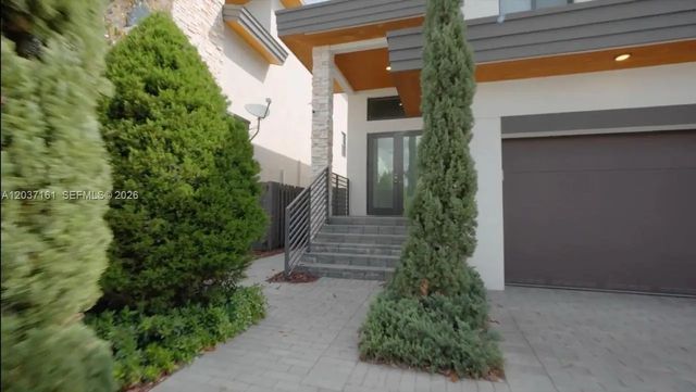 4 of 19 - 7661 Nw 103rd Court, Doral, FL